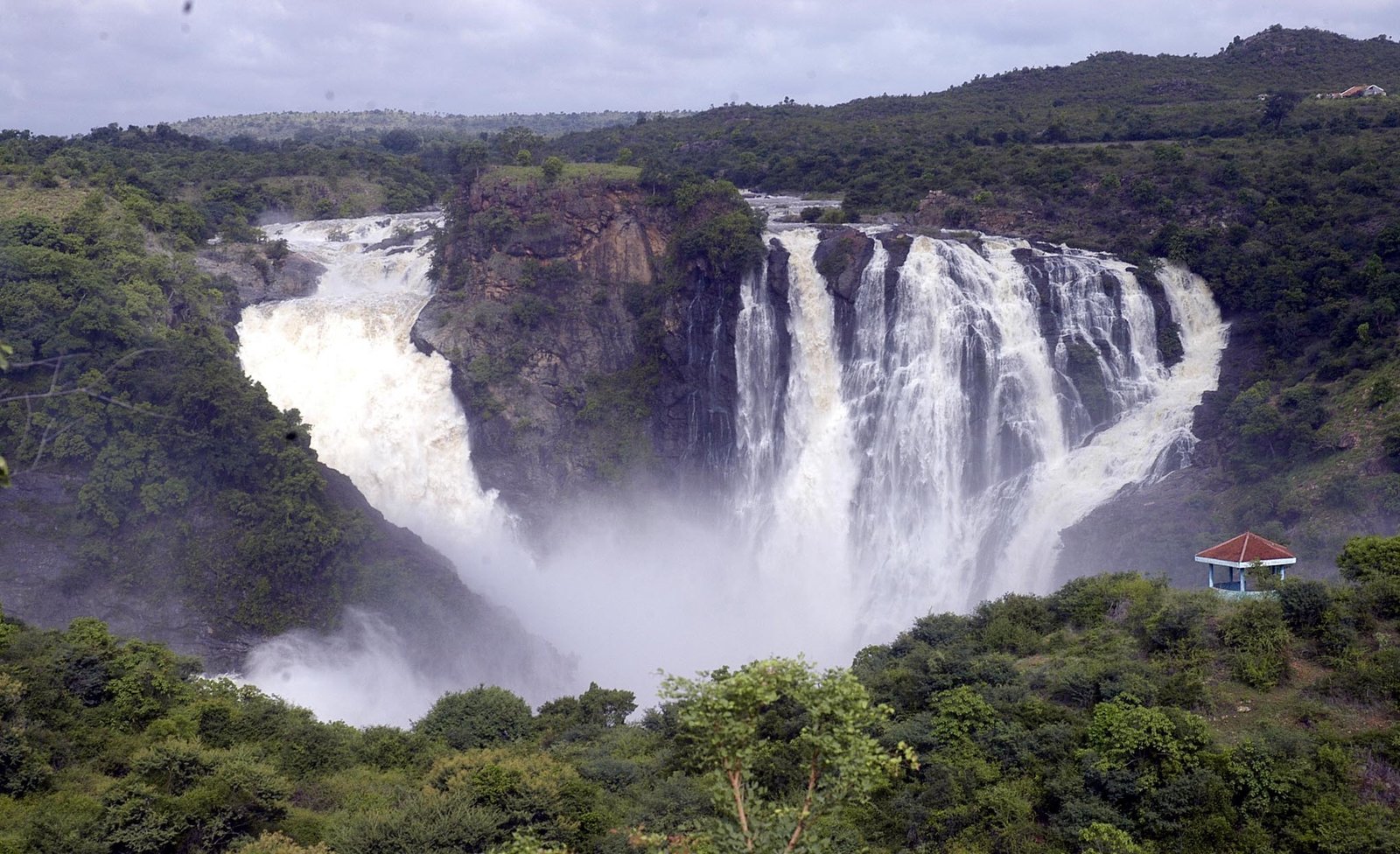 tourist spots in north karnataka