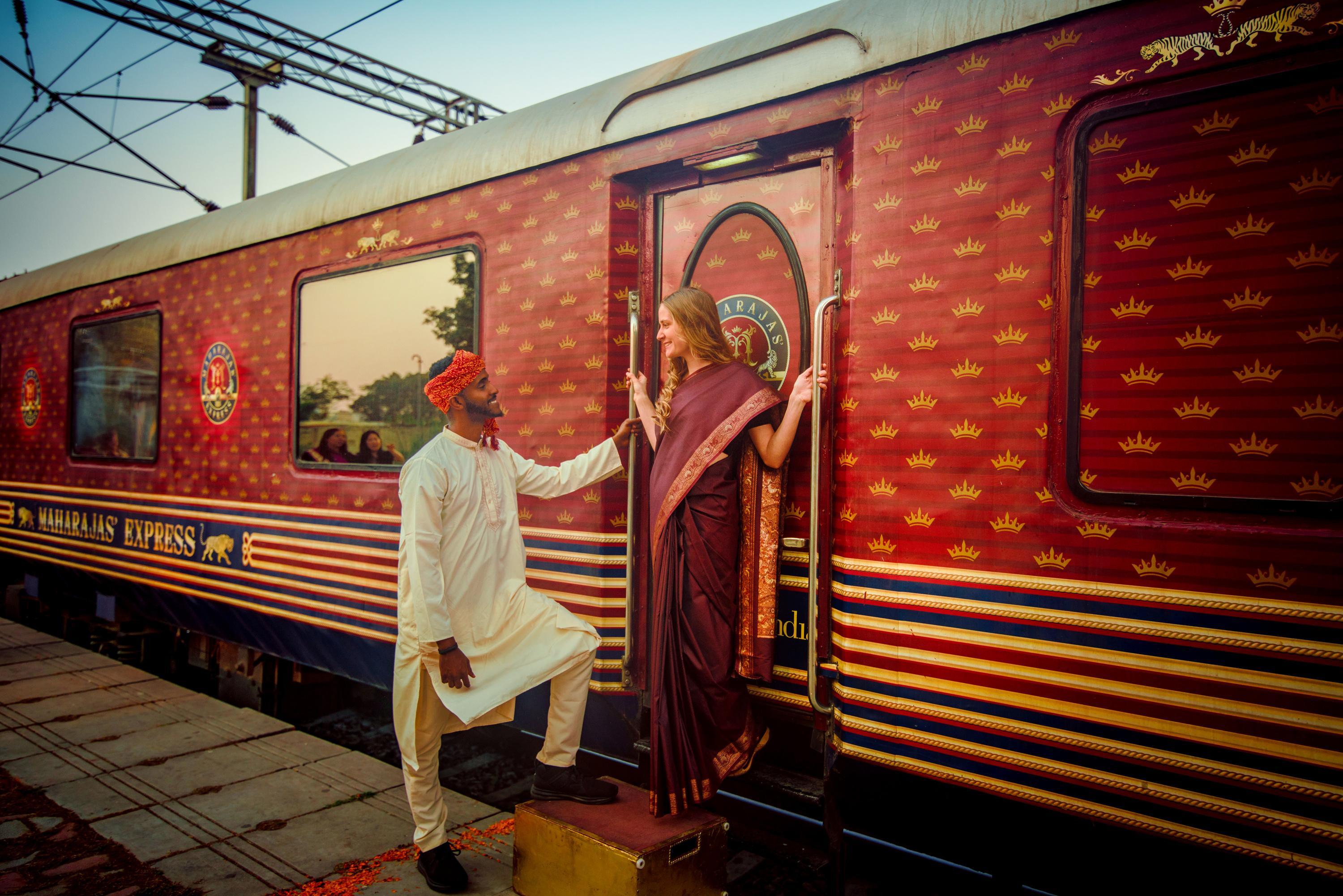 Top Famous Luxury Trains in India for Luxururios Journeys