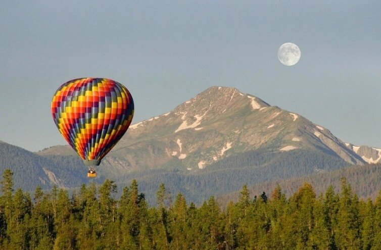 Hot air balloon safari in Darjeeling